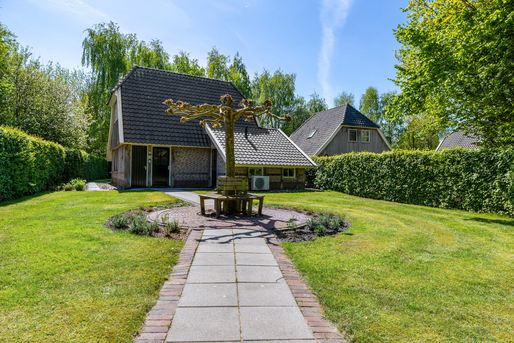 Vrijstaande woning te koop: Mr. J.B. Kanweg 3-8, Witteveen