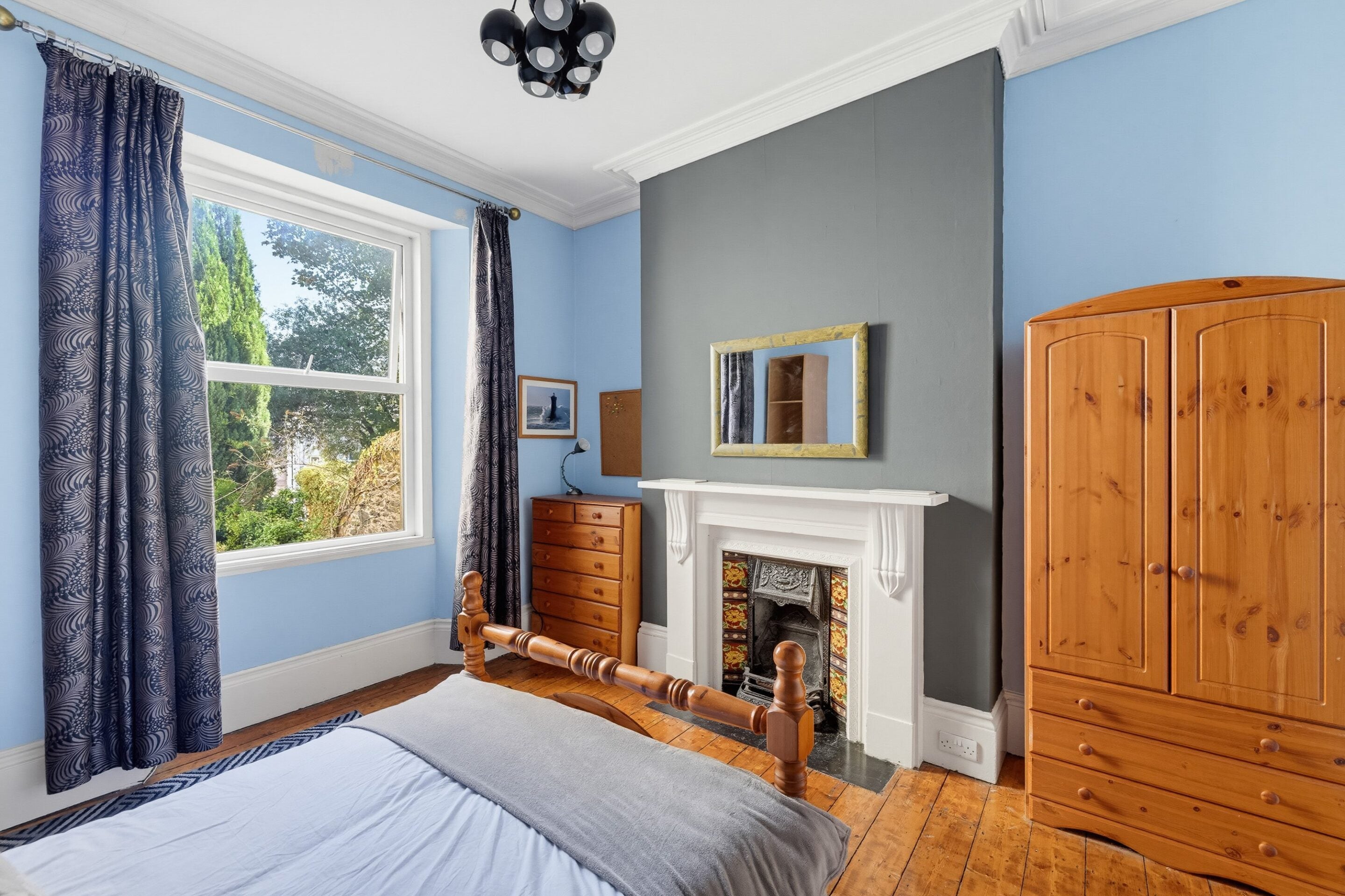 Room Alexandra Road in Plymouth