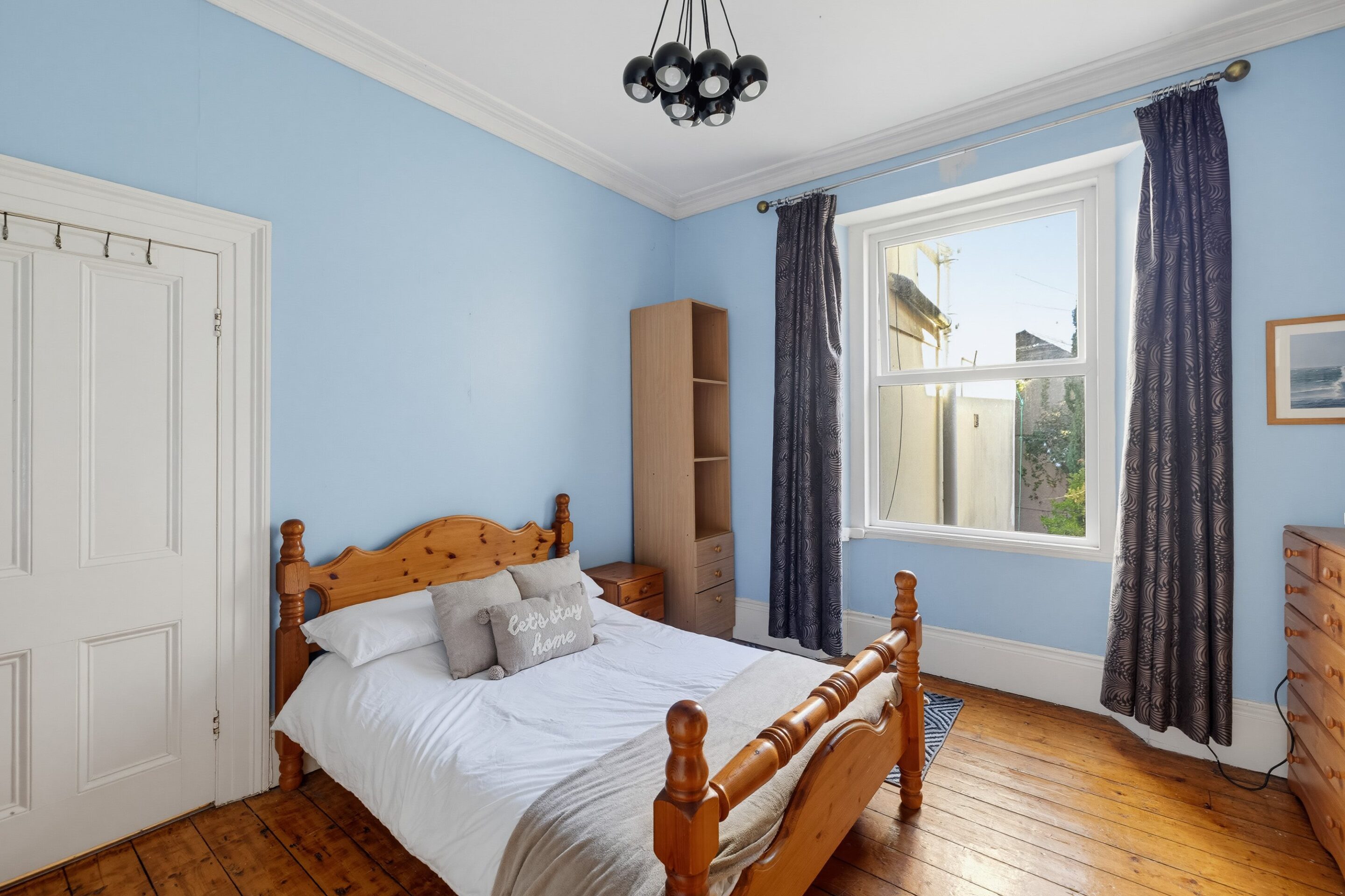 Room Alexandra Road in Plymouth