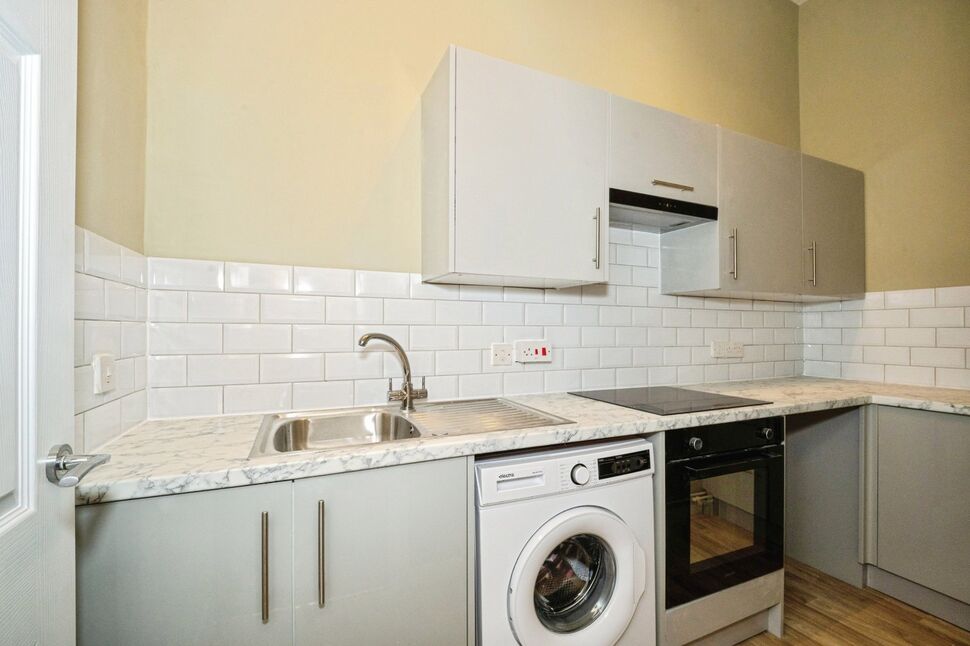 Flat West Parade in Grimsby