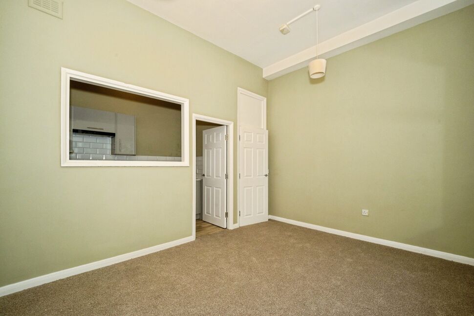 Flat West Parade in Grimsby
