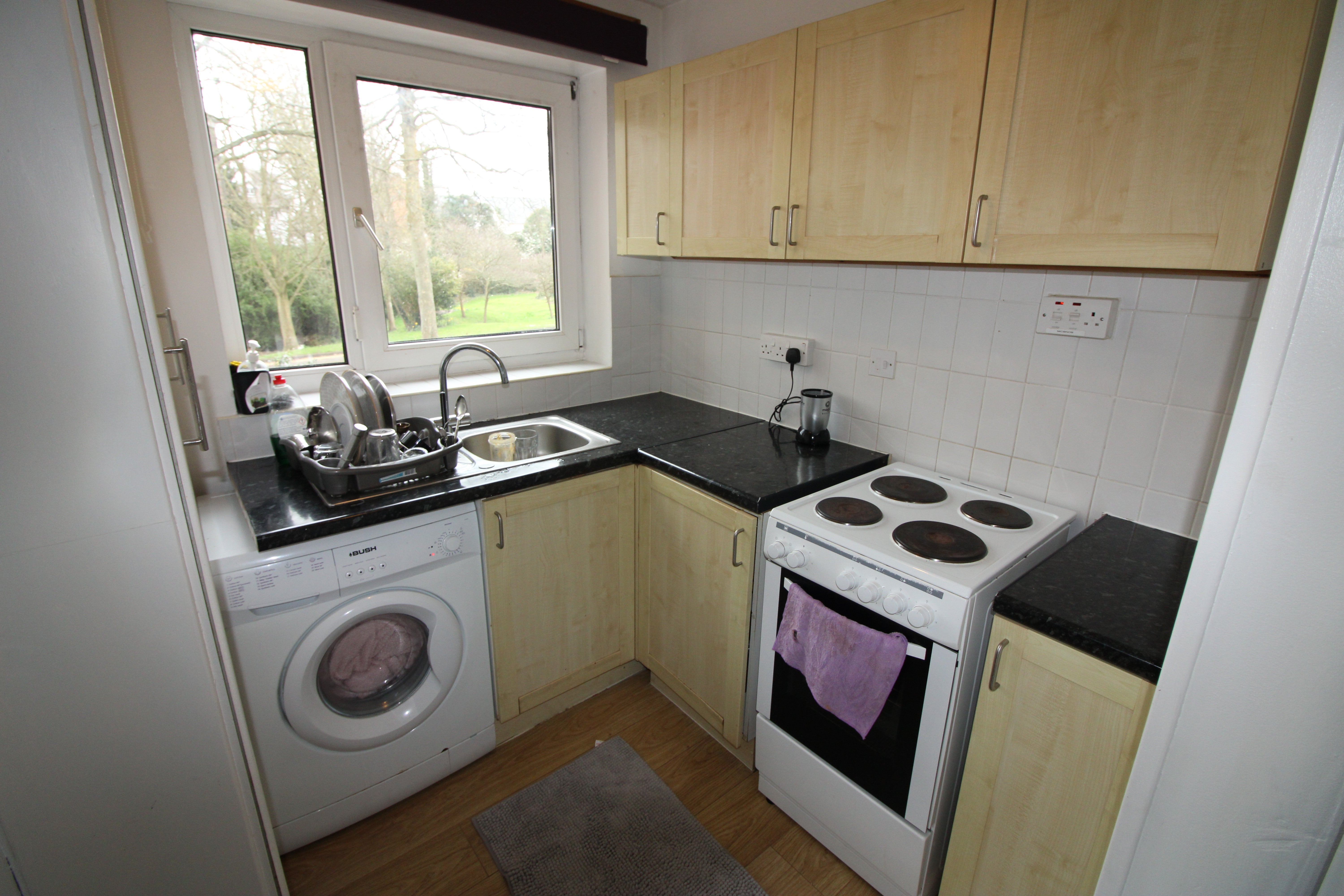 Flat Rugby Road in Royal Leamington Spa