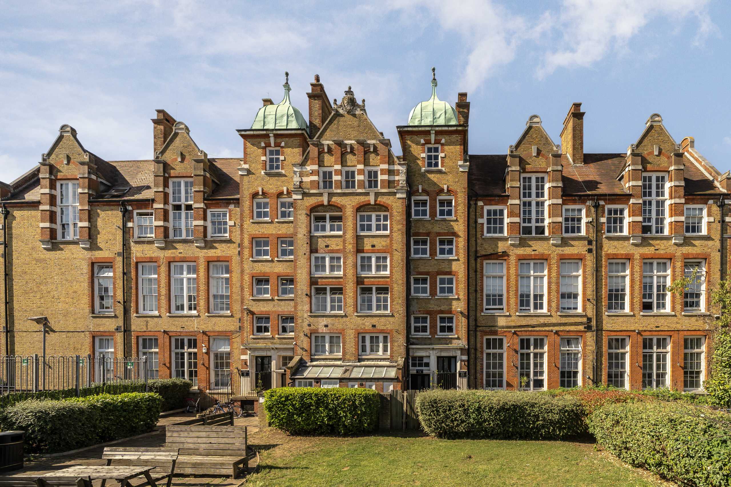 Flat Gatton Road in Greater London