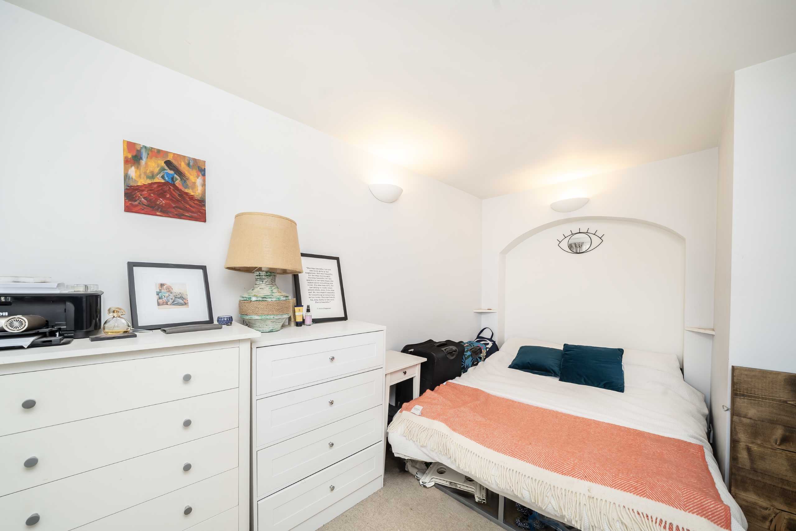 Flat Gatton Road in Greater London