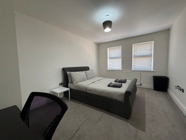 Flat South Road in Luton