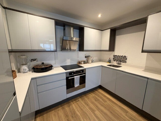 Flat South Road in Luton