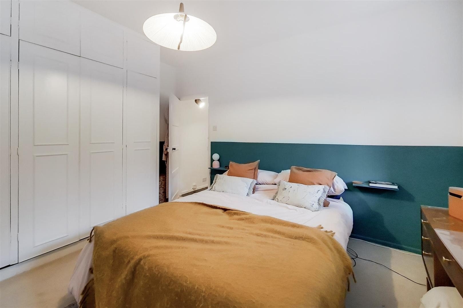 Flat Fulham Road in Greater London