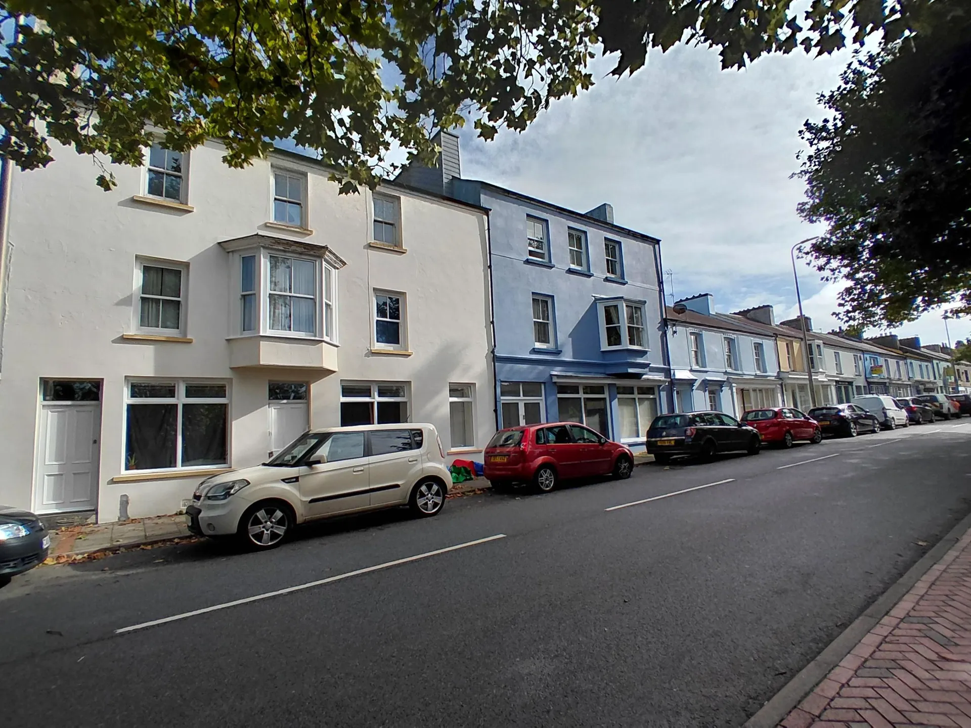 Flat Commercial Row in Pembroke Dock