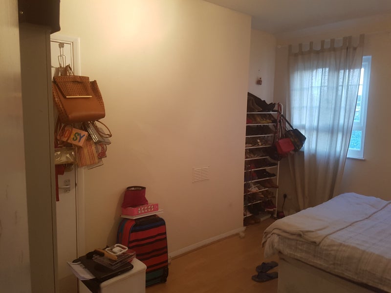 Room Rotherhithe Street in Greater London
