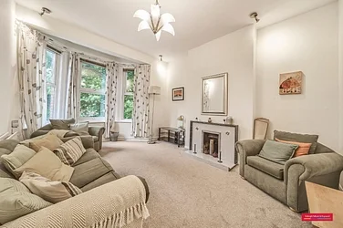 Flat Cranworth Gardens in Greater London