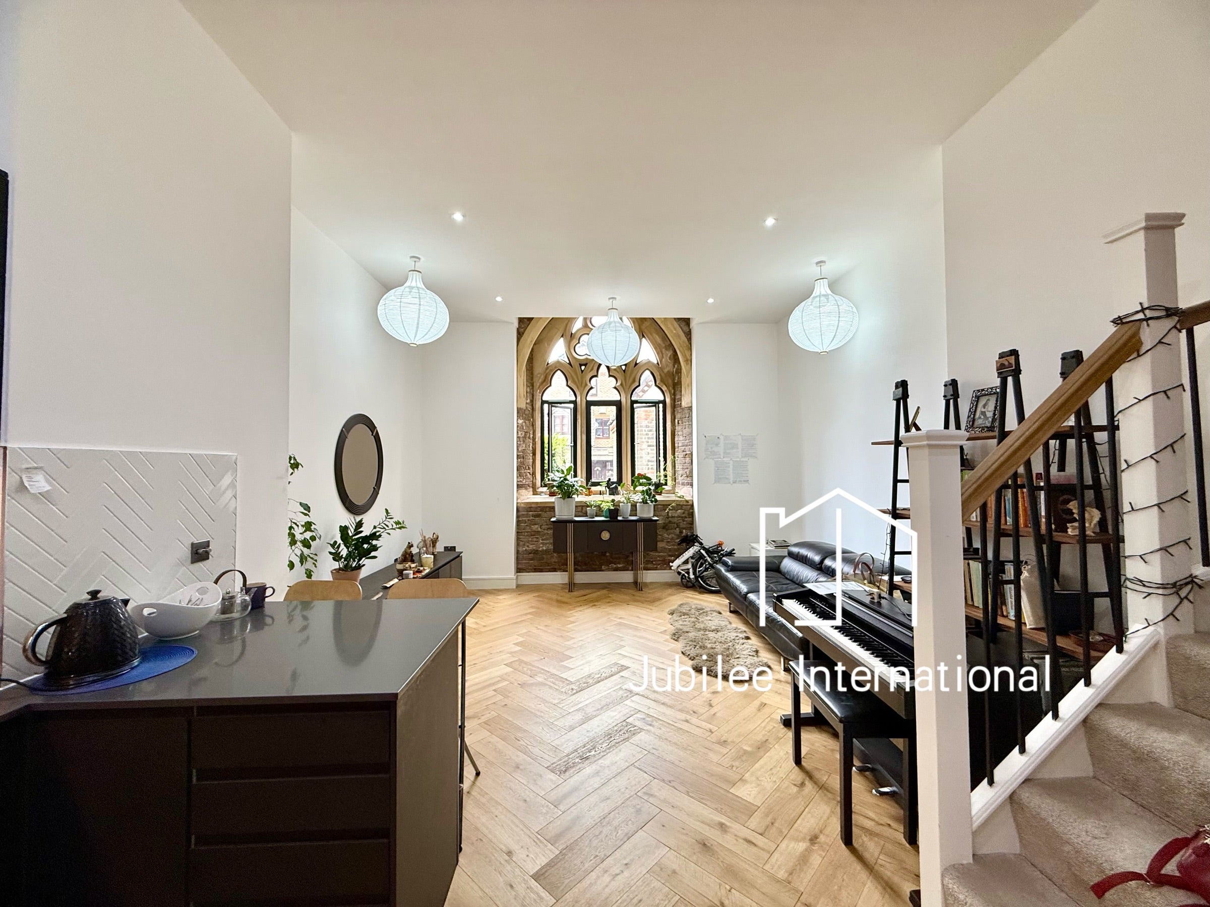 Flat Arcadia Street in Greater London
