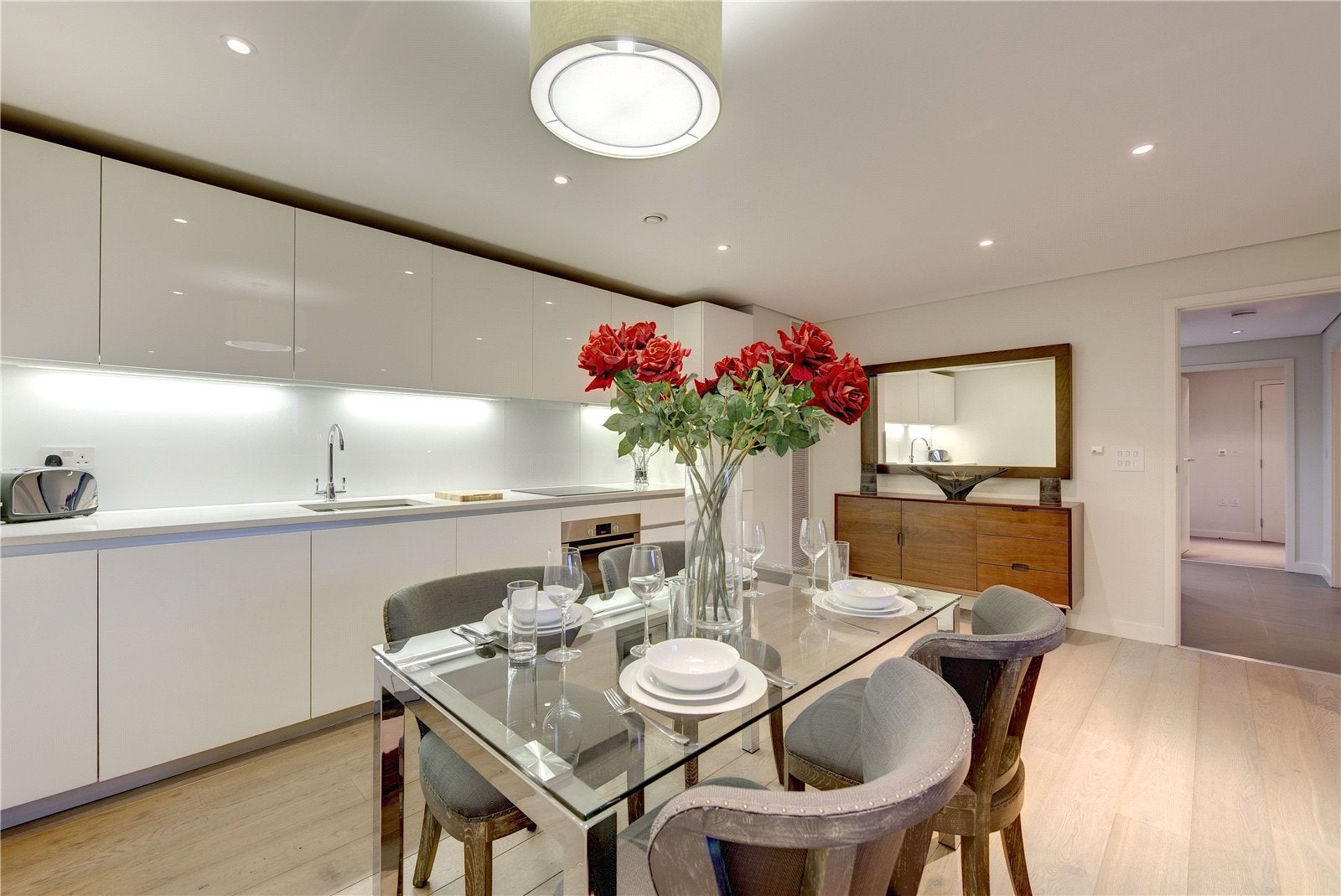 Flat Merchant Square in City of Westminster
