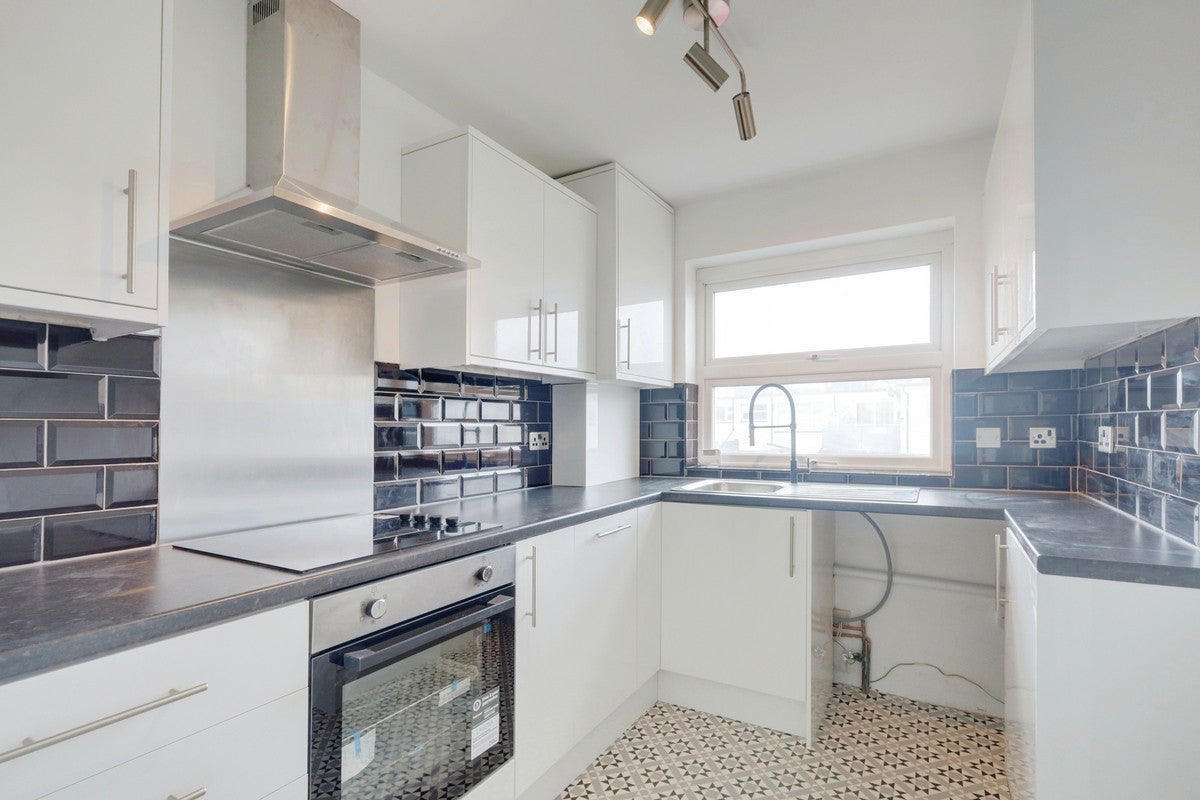 Flat Leigh Road in Southend-on-Sea