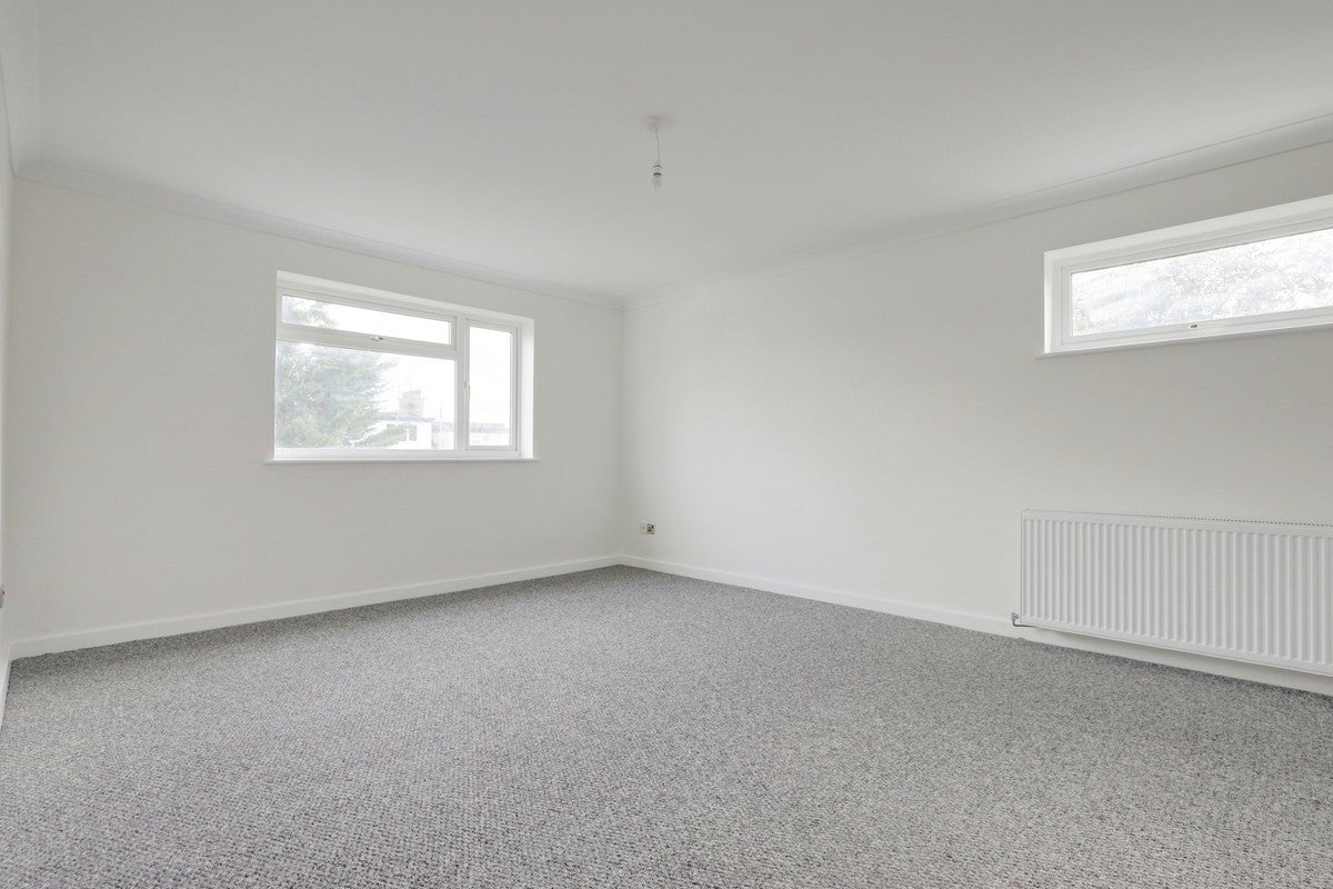 Flat Leigh Road in Southend-on-Sea