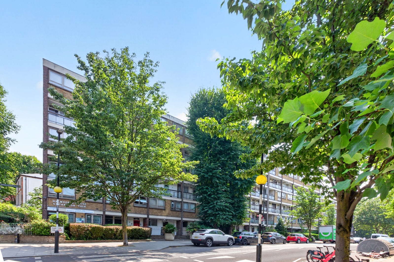 Flat Carlton Vale in City of Westminster