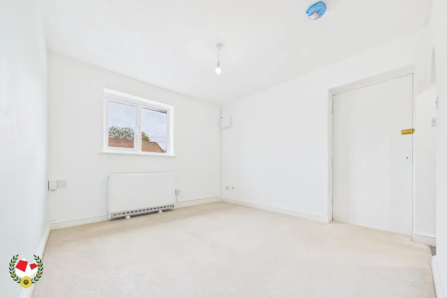 Flat Overbrook Road in Stroud