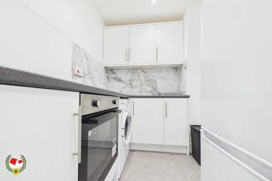 Flat Overbrook Road in Stroud