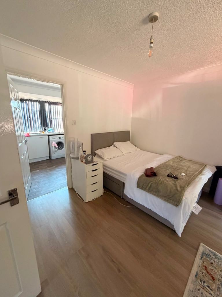 Flat West Wycombe Road in High Wycombe
