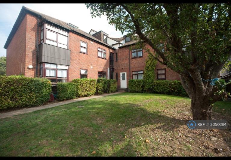 Flat Bullar Road in Southampton