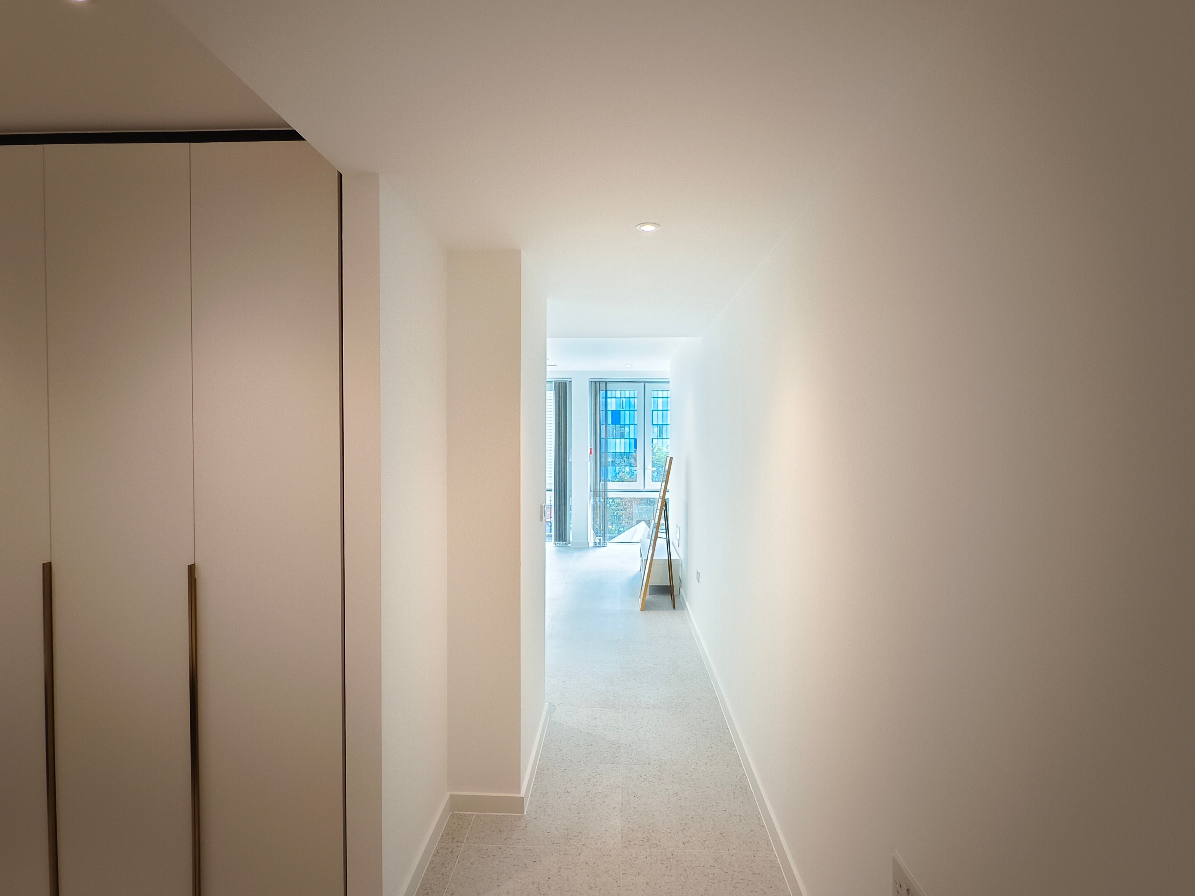 Flat Stepney Way in Greater London