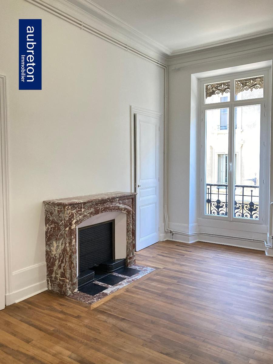 Flat Rue Lakanal in Grenoble
