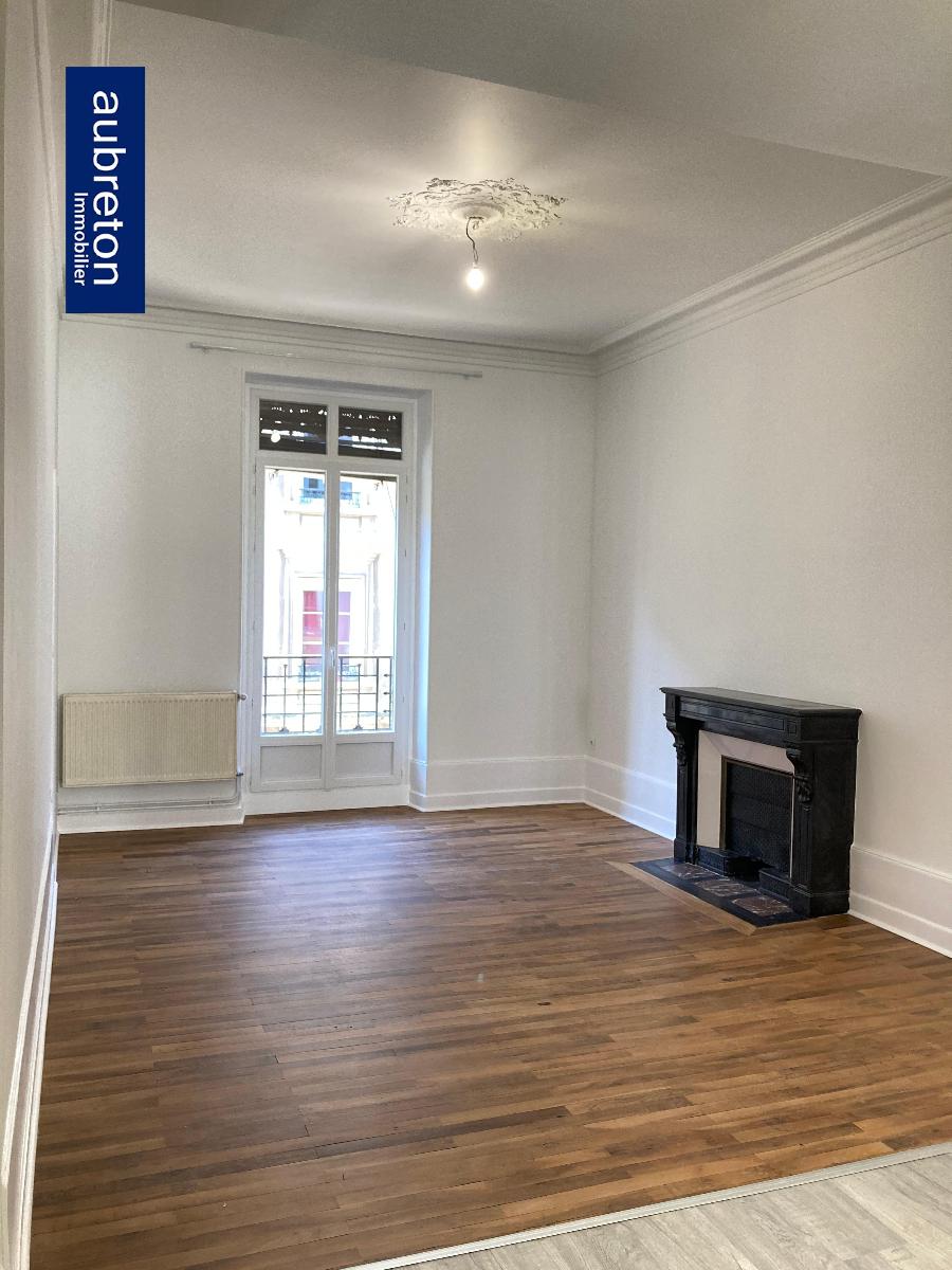 Flat Rue Lakanal in Grenoble