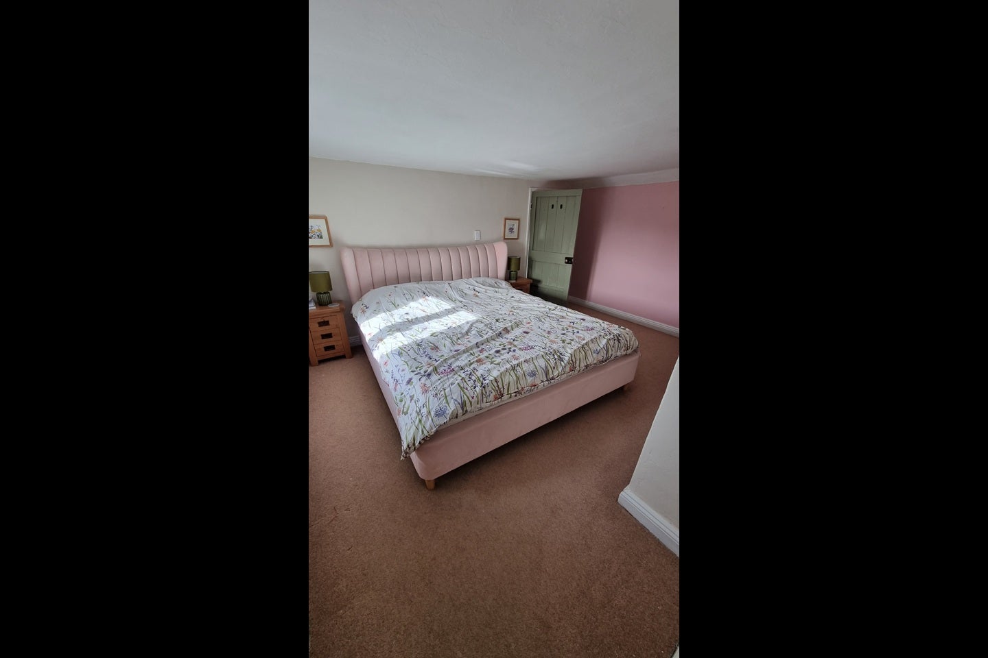 House Sheasby Close in Sixpenny Handley