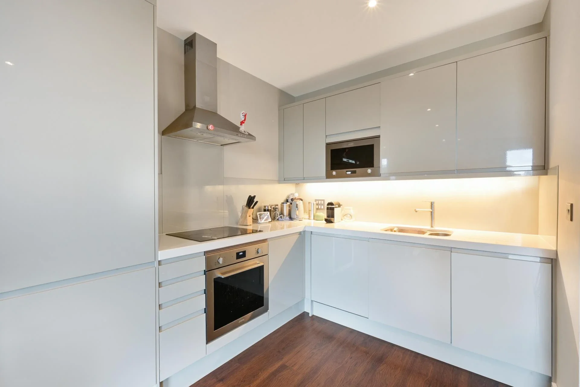 Flat Silvocea Way in Greater London