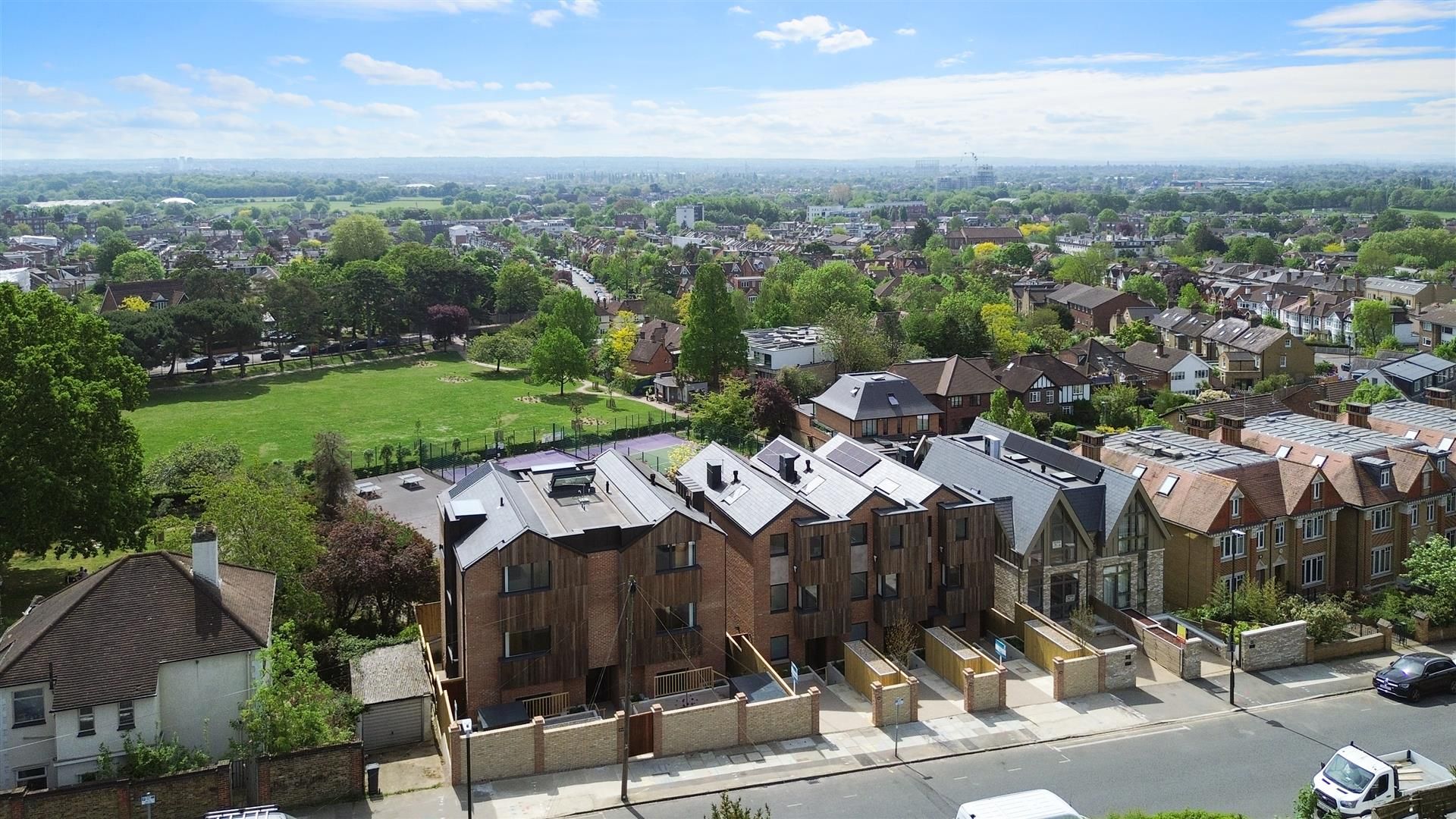 Flat Cottenham Park Road in Greater London