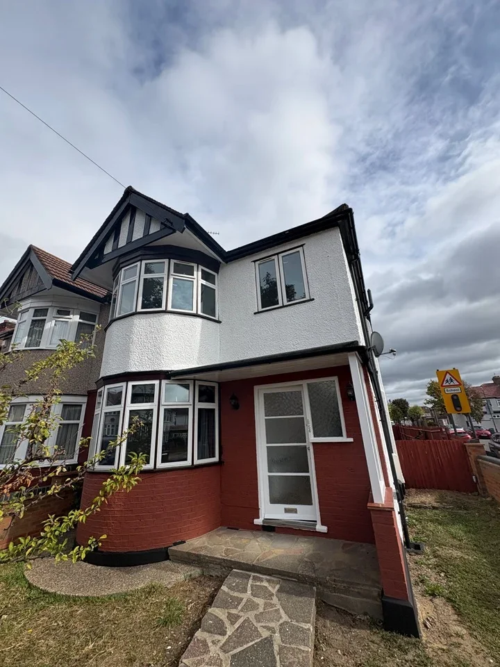 House Hartford Avenue in Greater London