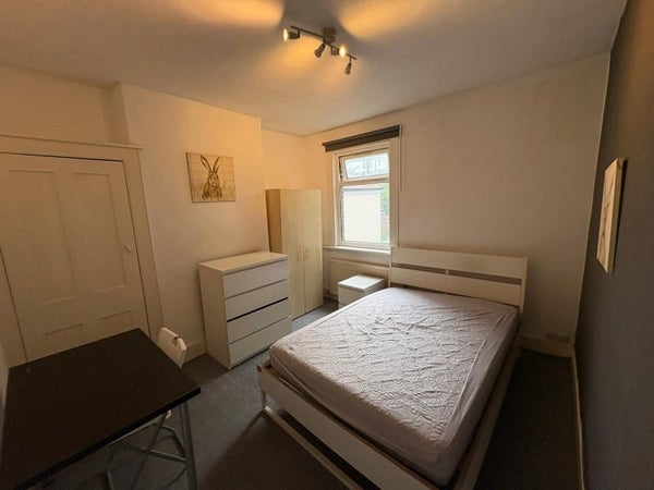 House Ermine Road in London