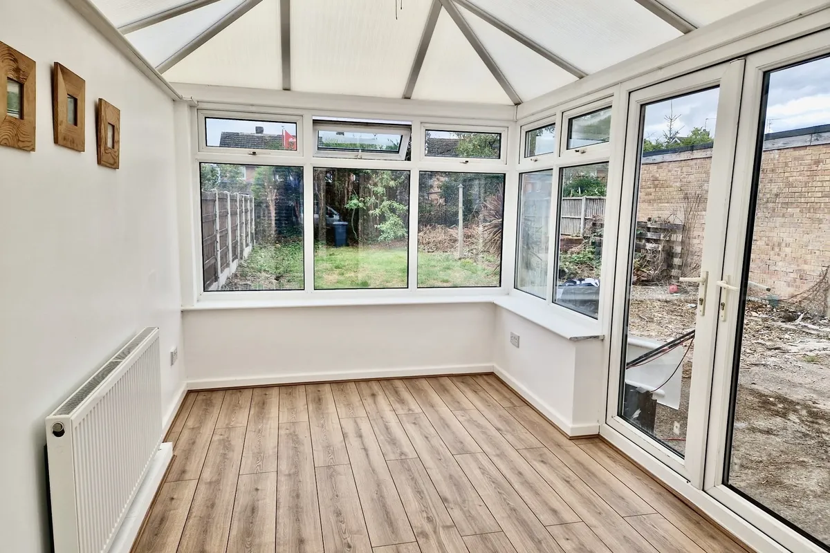 House Charnwood Drive in Doncaster