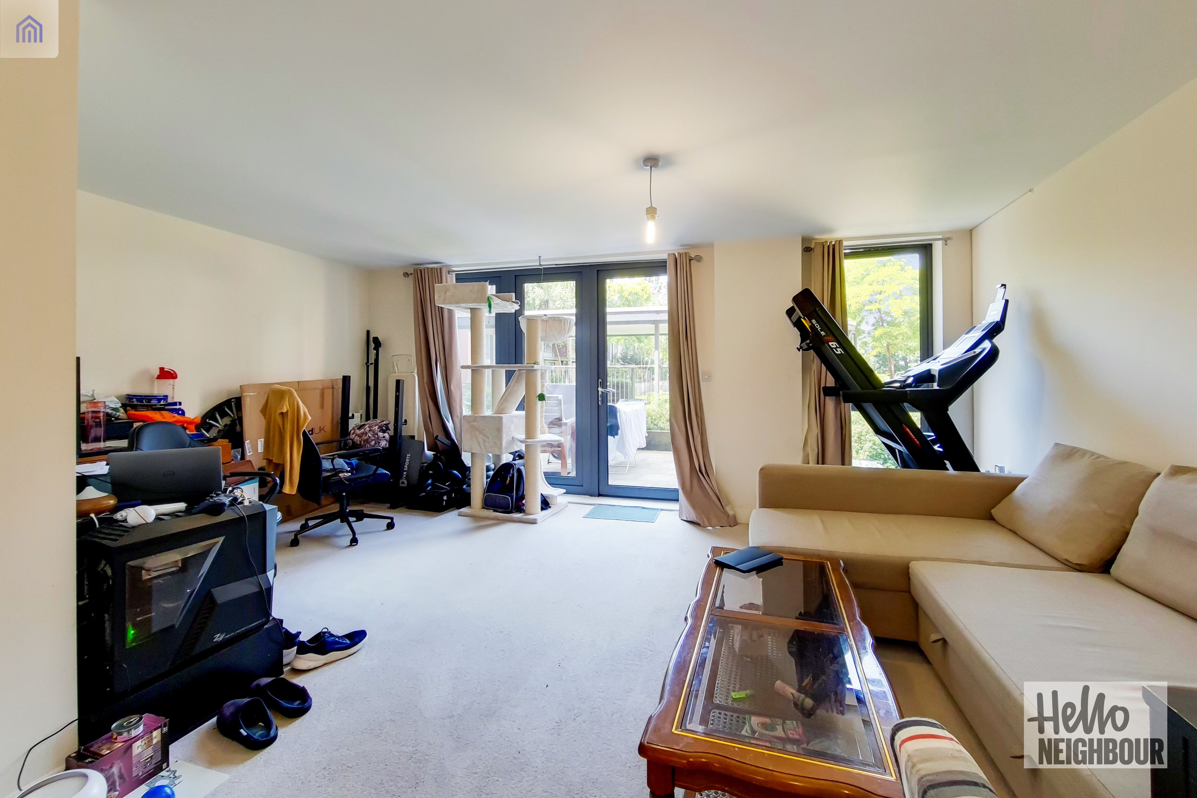 Flat Needleman Close in Greater London