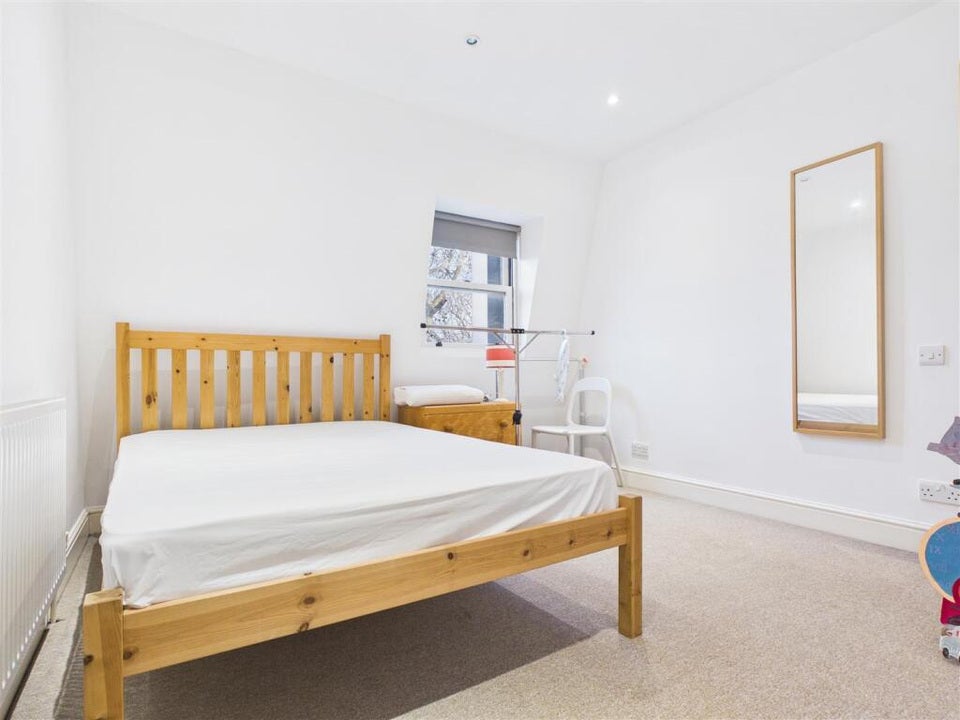 Flat Richmond Way in Greater London