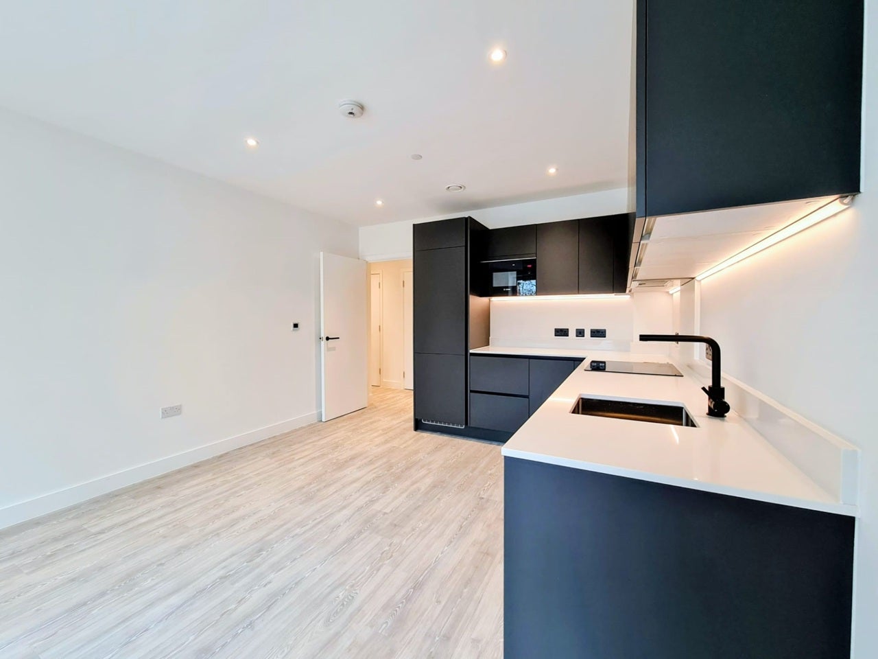 Flat St Ann's Road in Greater London