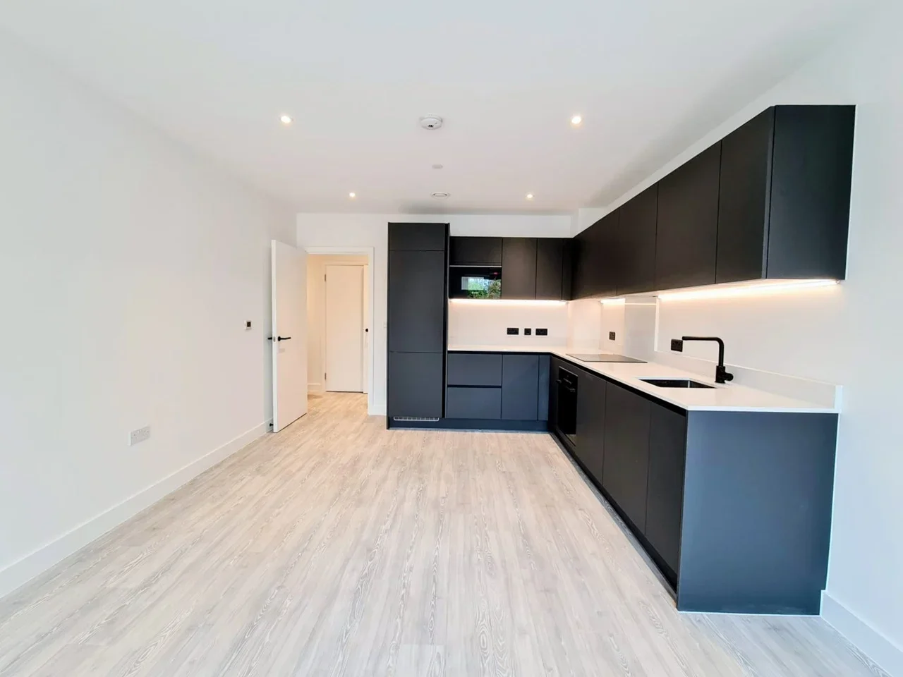 Flat St Ann's Road in Greater London
