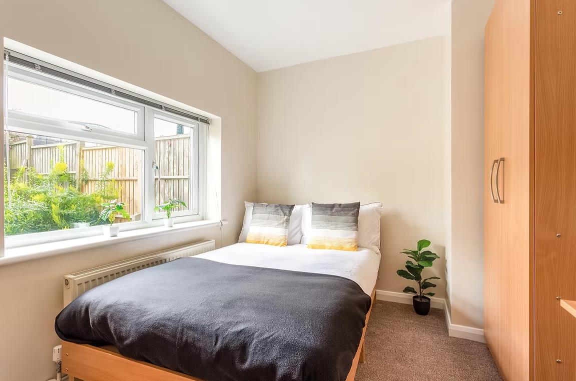 Room Southall Avenue in Brighton
