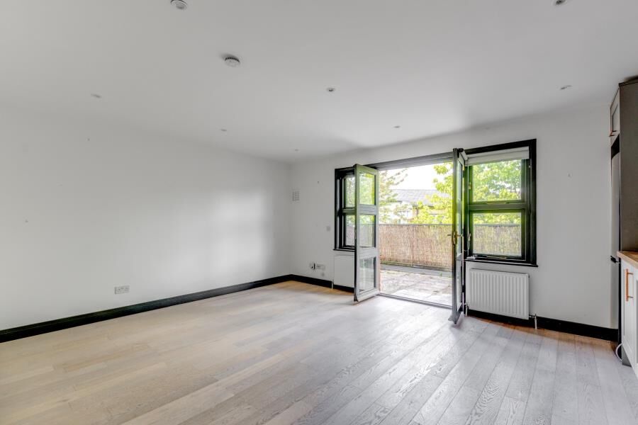 Flat Baynes Street in Greater London