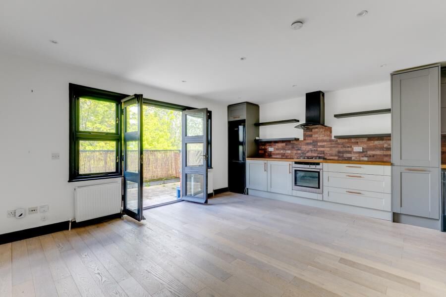 Flat Baynes Street in Greater London