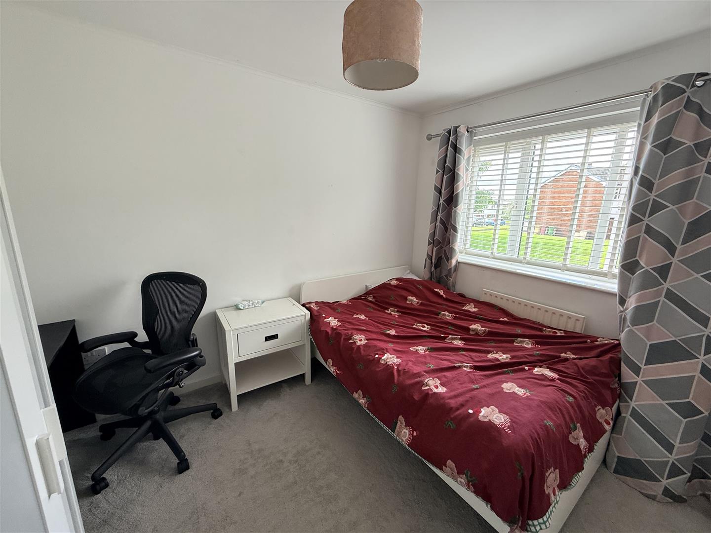 Room Cressingham Road in Bolton