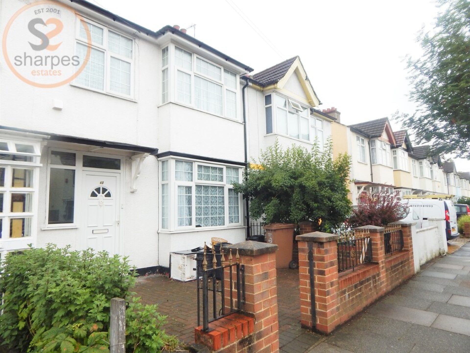 Room Colwood Gardens in Greater London