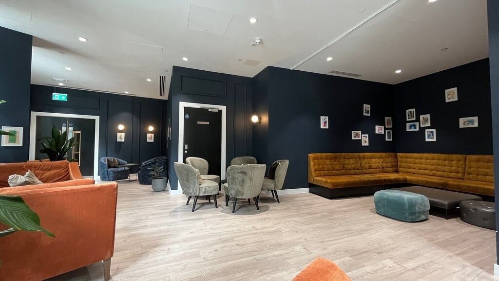 Flat Crossharbour Plaza in Greater London