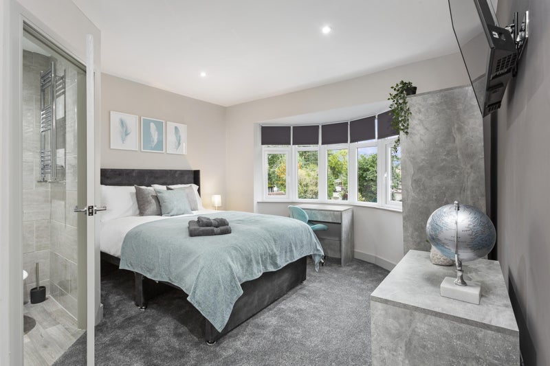 Room Attenborough Lane in Nottingham