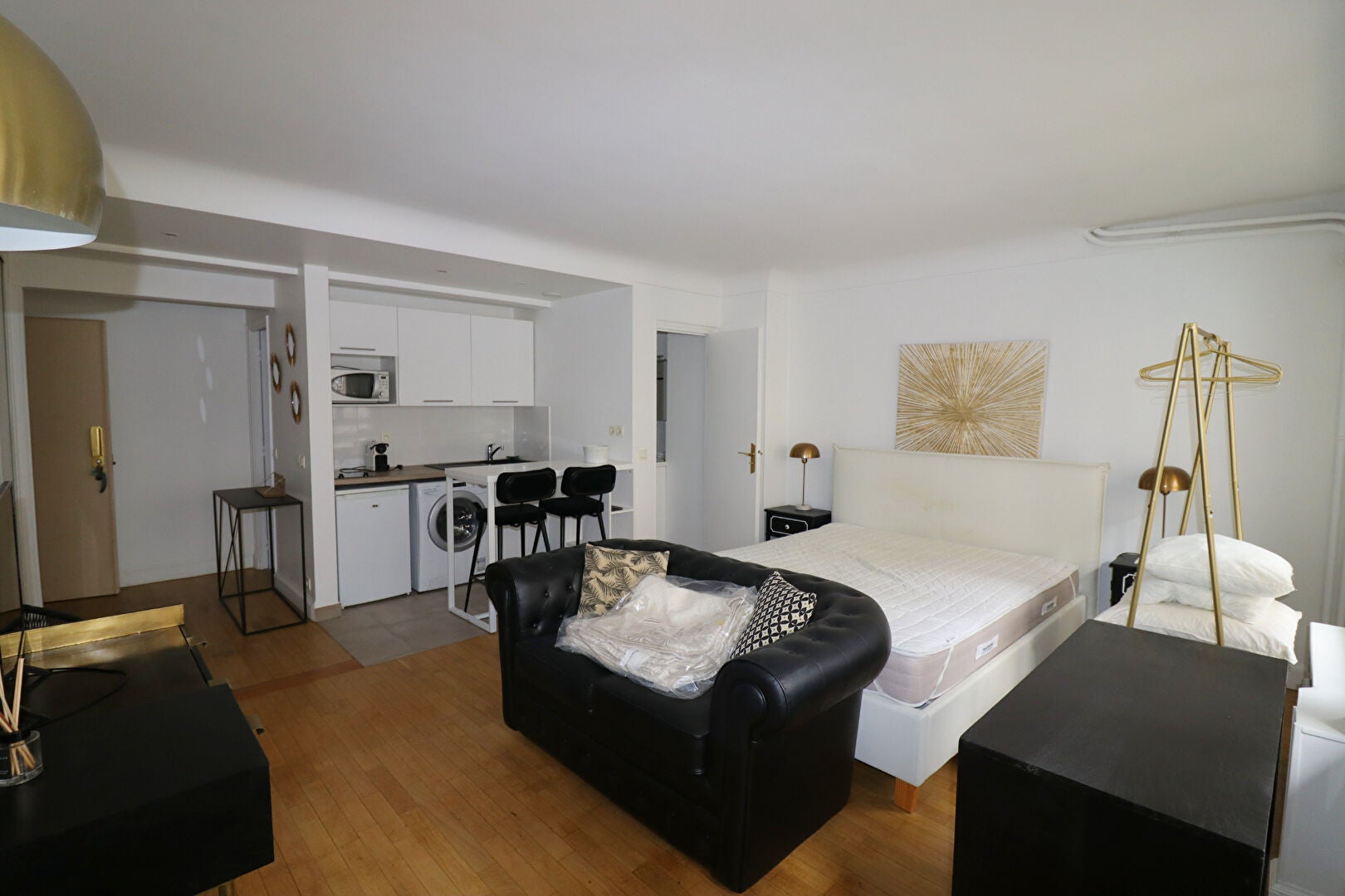 Appartement Rue du Colisée à Paris