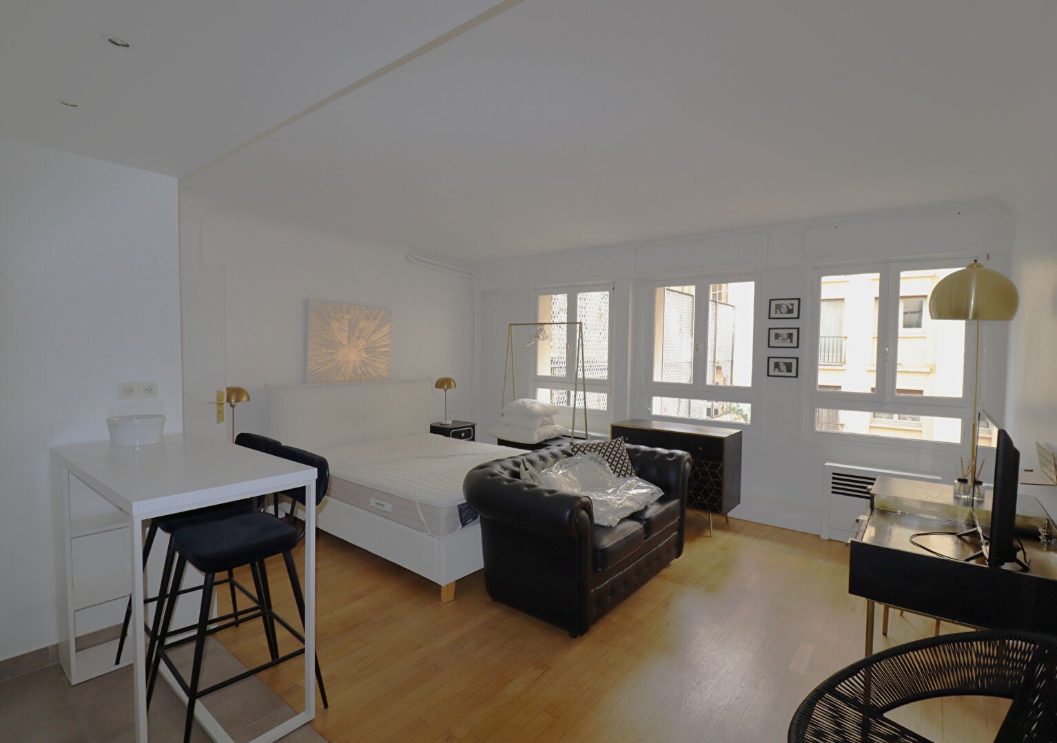 Flat Rue du Colisée in Paris