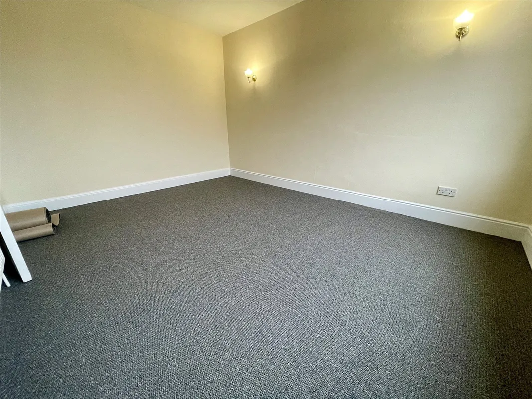 Flat Pine Vale Crescent in Bournemouth
