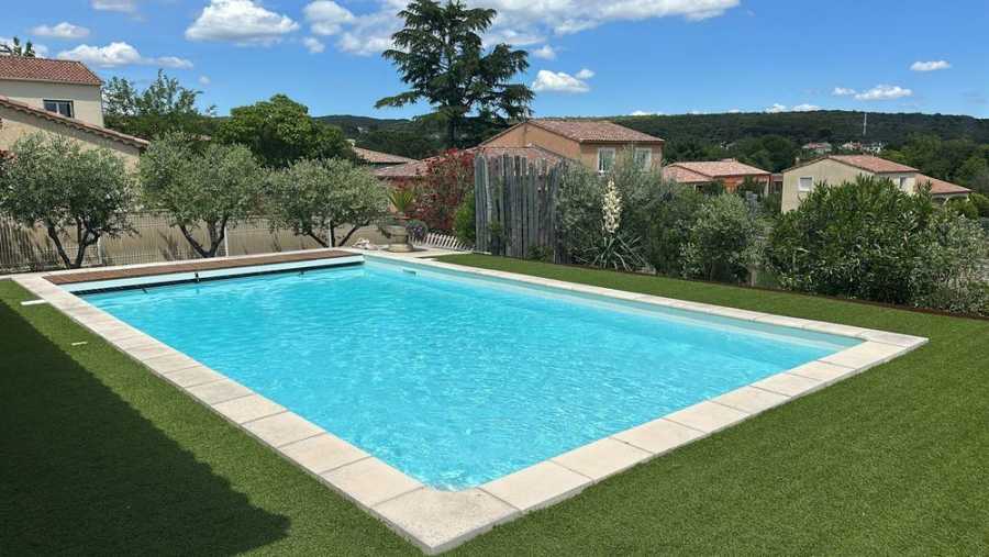 Maison Place Nelson Mandela à Saint-Julien-les-Rosiers
