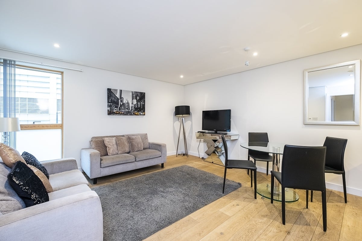 Flat Merchant Square in City of Westminster