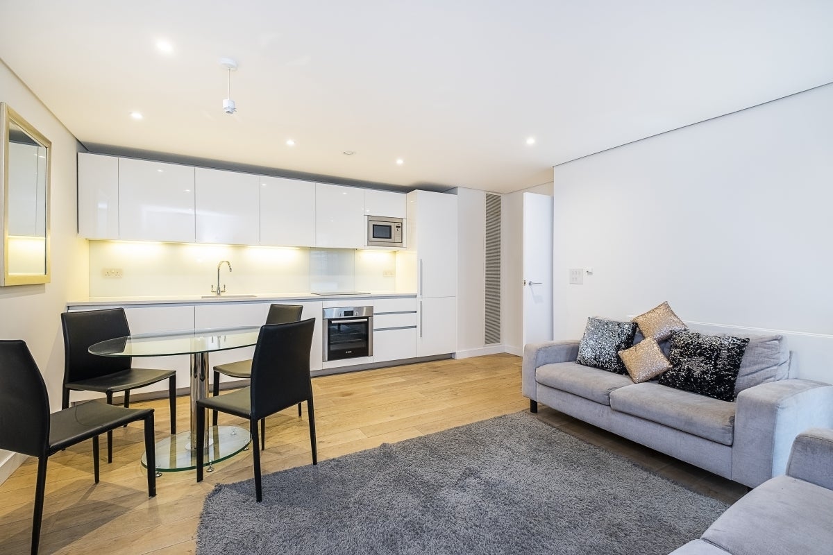 Flat Merchant Square in City of Westminster