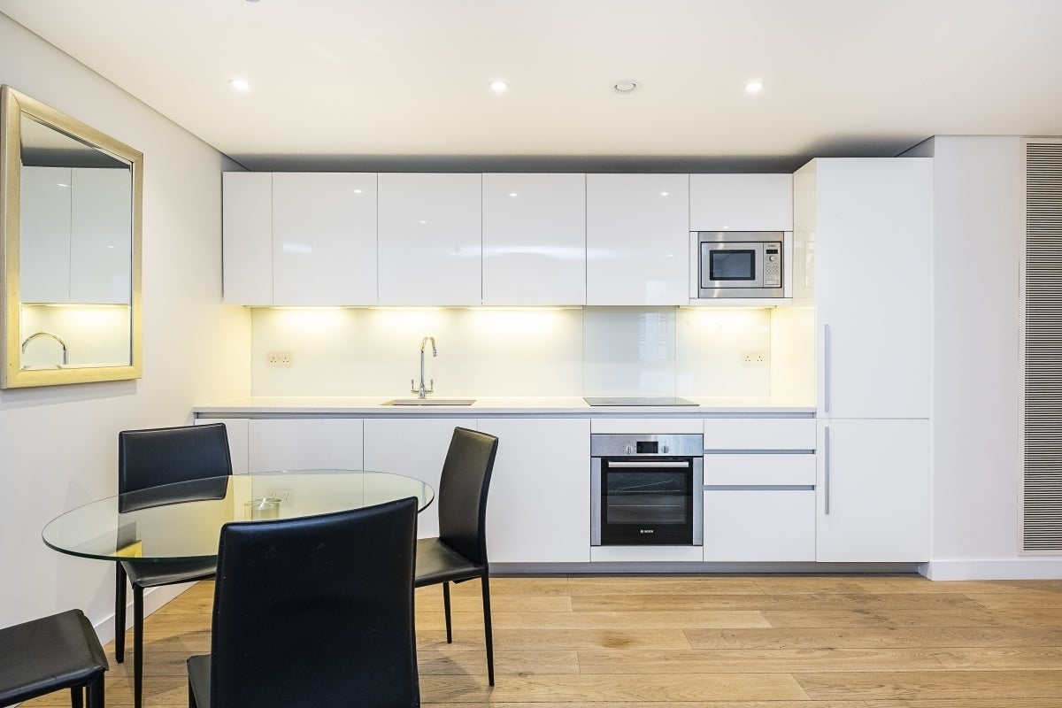 Flat Merchant Square in City of Westminster